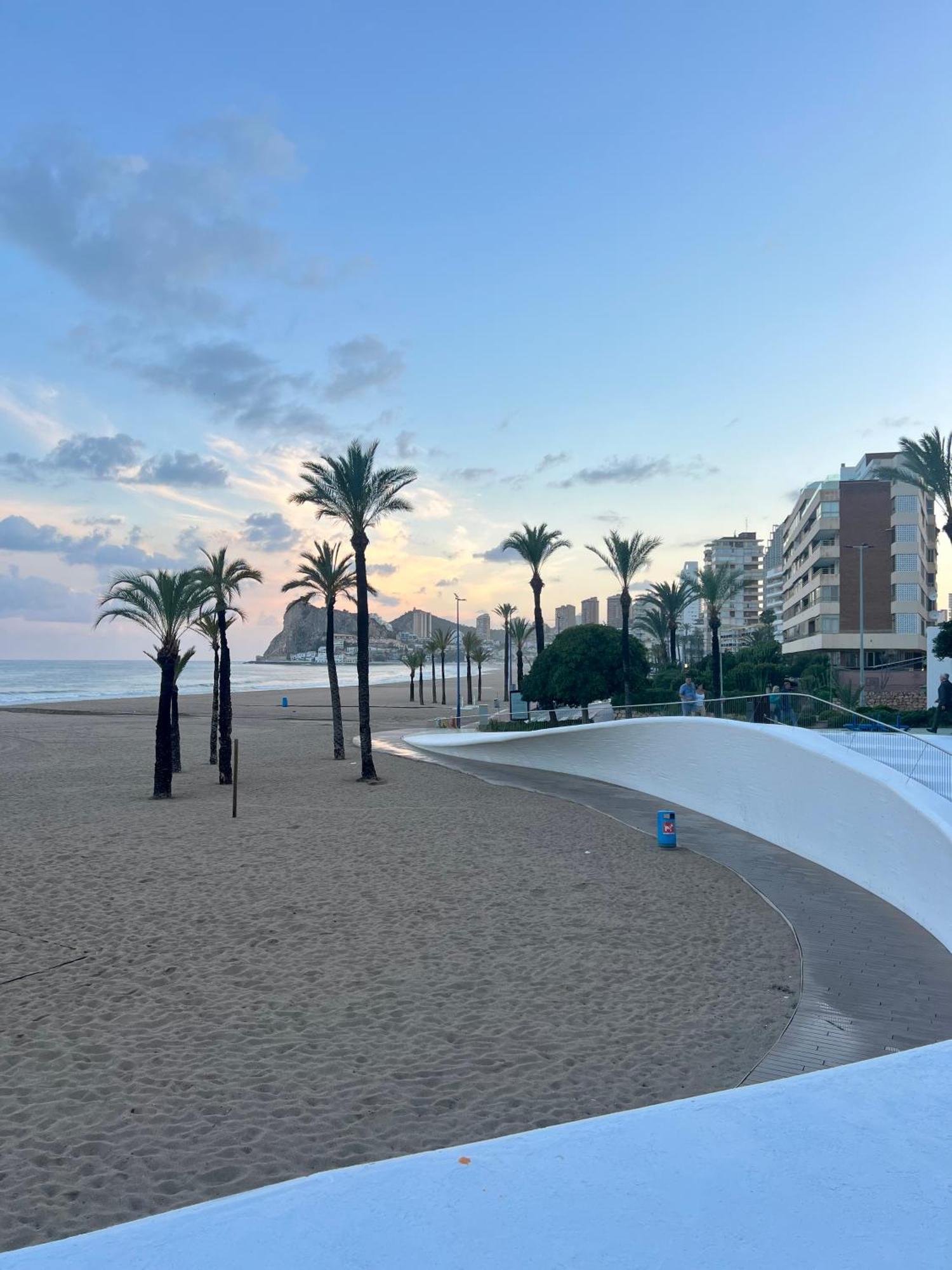 Magic Studio With Swimming Pool Benidorm Buitenkant foto
